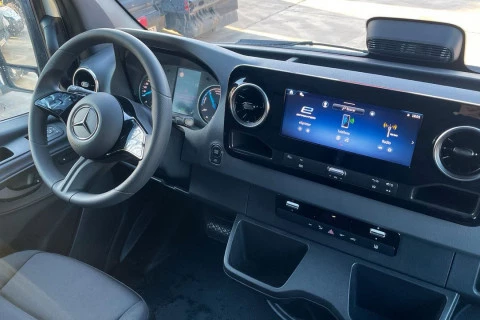 Mercedes-Benz eSprinter eSprinter 320 Furgón PRO Medio (56kWh)