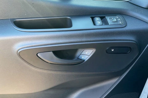 Mercedes-Benz eSprinter eSprinter 320 Furgón PRO Medio (56kWh)