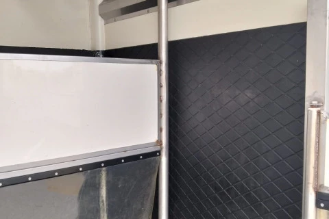 Mercedes-Benz Sprinter TRANSPORTE CABALLOS 