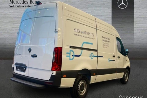 Mercedes-Benz eSprinter 320 Furgón PRO Medio