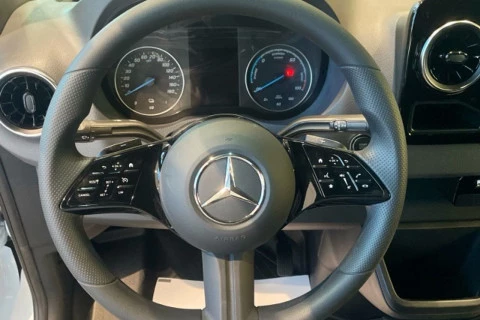 Mercedes-Benz eSprinter 320 Furgón PRO Medio