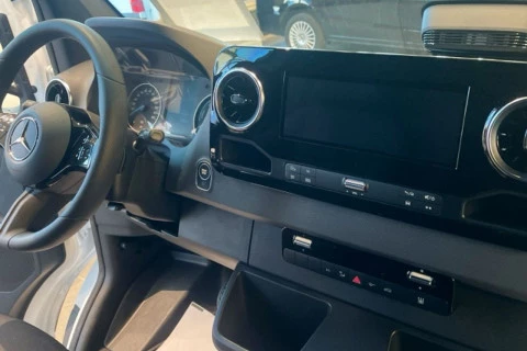 Mercedes-Benz eSprinter 320 Furgón PRO Medio