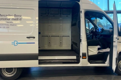 Mercedes-Benz eSprinter 320 Furgón PRO Medio