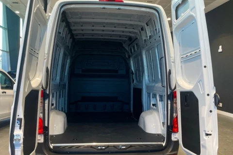Mercedes-Benz eSprinter 320 Furgón PRO Medio