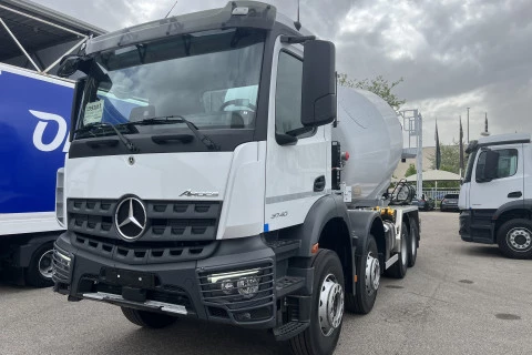 Mercedes-Benz Arocs 3240 B 8x4