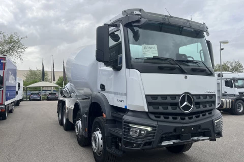 Mercedes-Benz Arocs 3240 B 8x4