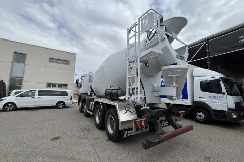 Mercedes-Benz Arocs 3240 B 8x4