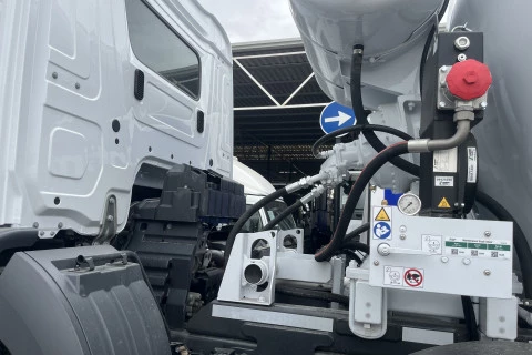 Mercedes-Benz Arocs 3240 B 8x4