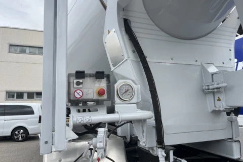 Mercedes-Benz Arocs 3240 B 8x4