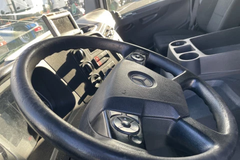 Mercedes-Benz Atego 1021