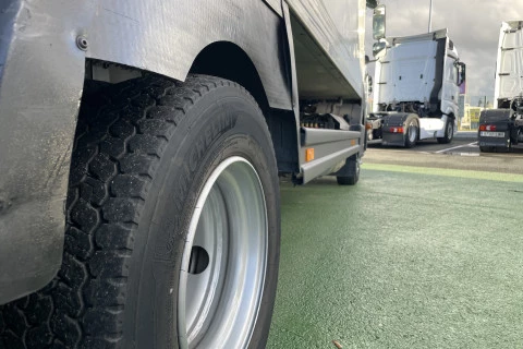 Mercedes-Benz Atego 1021