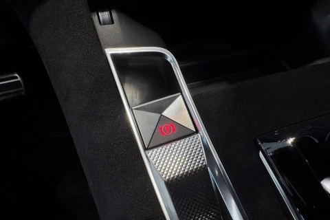 DS 7 PLUG-IN HYBRID 225 ÉDITION FRANCE