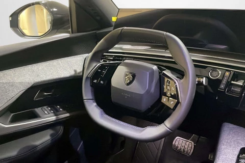 Peugeot 5008 Hybrid 1.2 107KW Allure eDCS6