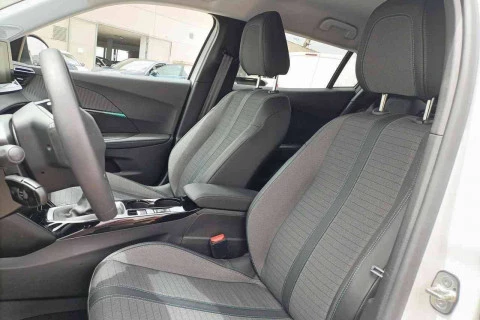 Peugeot 2008 Allure Puretech 130 S&S BVM6