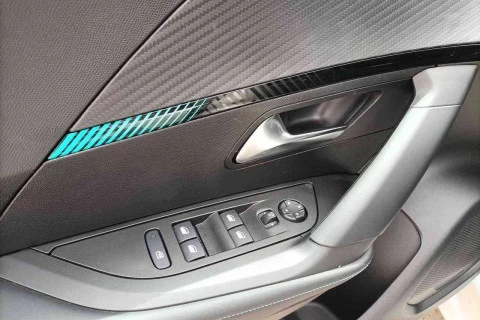 Peugeot 2008 Allure Puretech 130 S&S BVM6