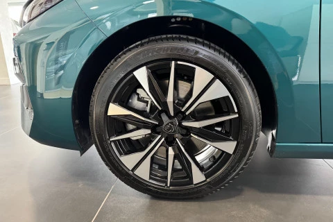 Peugeot 308 5P Allure Hybrid PHEV 195 e-DCT7