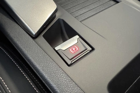 Peugeot 308 5P Allure Hybrid PHEV 195 e-DCT7