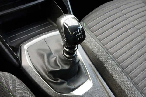 Peugeot 208 PureTech 100 Active 75 kW (100 CV)