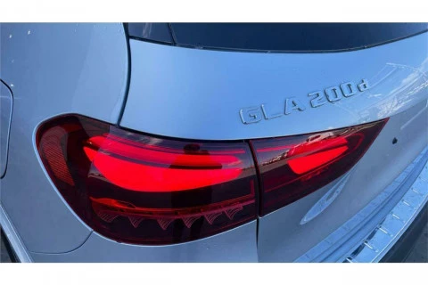 Mercedes-Benz GLA GLA 200 D