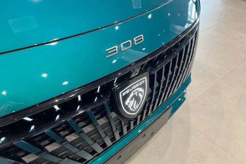 Peugeot 308 5P GT BlueHDi 130 S&S EAT8