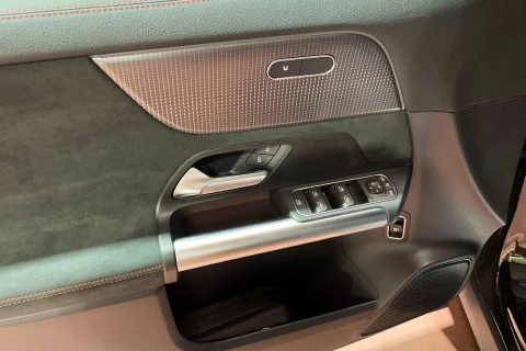 Mercedes-Benz EQA EQA 300 4MATIC