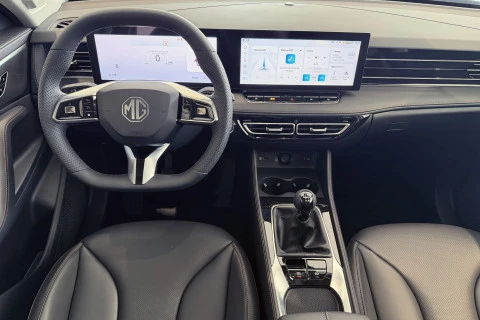 MG HS 1.5T MANUAL LUXURY