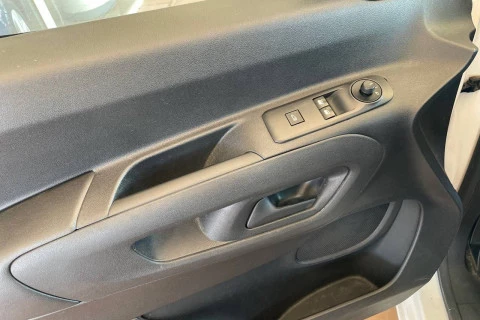 Peugeot Partner Pro Standard 600kg BlueHDi 73kW