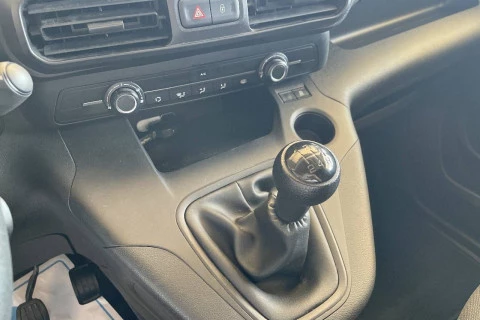 Peugeot Partner Pro Standard 600kg BlueHDi 73kW