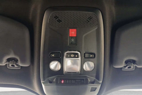 Peugeot 2008 Allure Hybrid eDCS6 107 kW (145 CV)