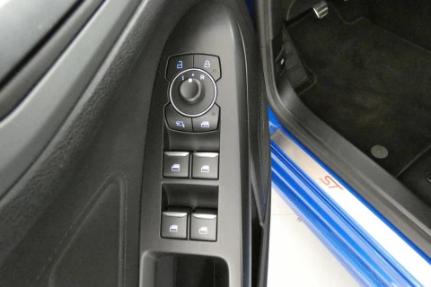 Ford Focus   1.0 Ecoboost MHEV ST-Line Style SIP 125