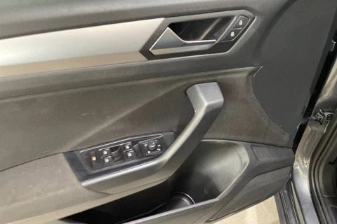 Volkswagen T-Roc Life 1.5 TSI 110kW (150CV)