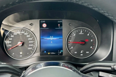 Mercedes-Benz Vito 114CDI AT 100kW Tourer Select Larga