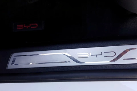 BYD SEAL U DM-i Comfort 160 kW (218 CV)