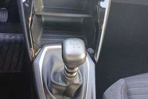 Peugeot 2008 Active Pack Puretech 100 S&S 6 Vel. MAN