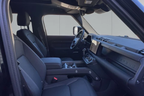 Land Rover Defender 3.0D I6 MHEV X-Dynamic SE 4WD AT 183 kW (249 CV)