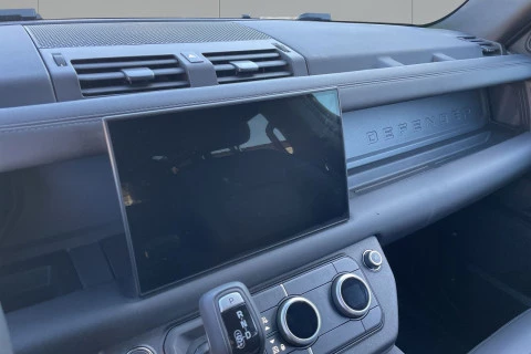 Land Rover Defender 3.0D I6 MHEV X-Dynamic SE 4WD AT 183 kW (249 CV)