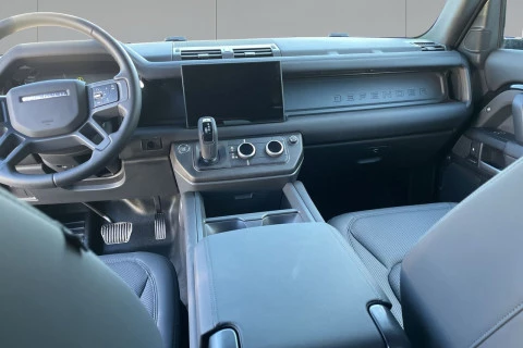 Land Rover Defender 3.0D I6 MHEV X-Dynamic SE 4WD AT 183 kW (249 CV)