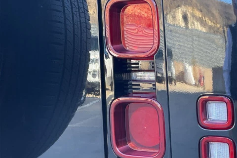 Land Rover Defender 3.0D I6 MHEV X-Dynamic SE 4WD AT 183 kW (249 CV)