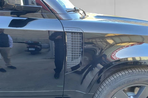 Land Rover Defender 3.0D I6 MHEV X-Dynamic SE 4WD AT 183 kW (249 CV)