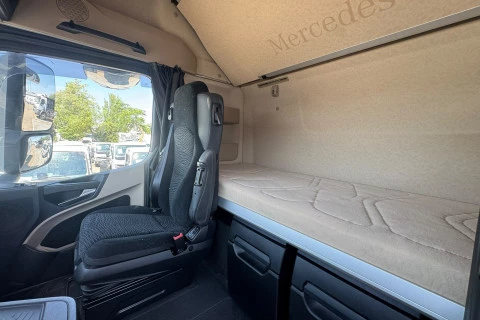 Mercedes-Benz Actros 1851 LS