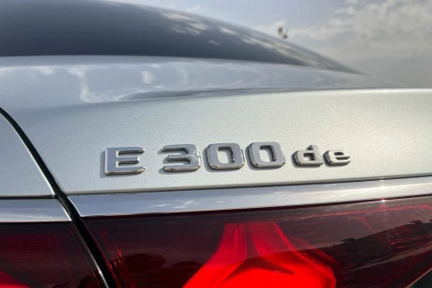 Mercedes-Benz Clase E E 300 de con tecnología hibrida EQ