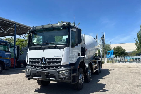 Mercedes-Benz Arocs 3240 B