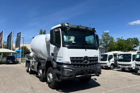Mercedes-Benz Arocs 3240 B