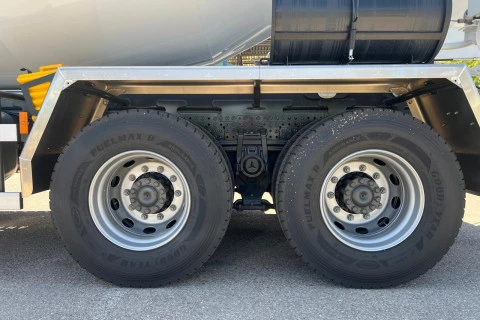 Mercedes-Benz Arocs 3240 B