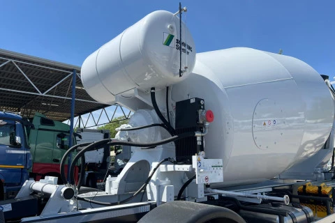 Mercedes-Benz Arocs 3240 B