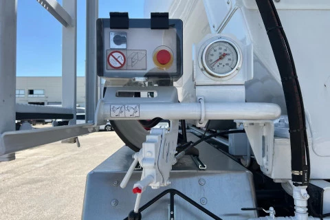 Mercedes-Benz Arocs 3240 B