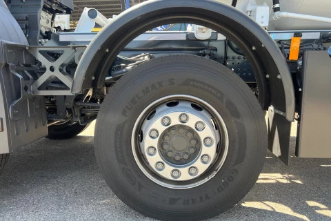 Mercedes-Benz Arocs 3240 B