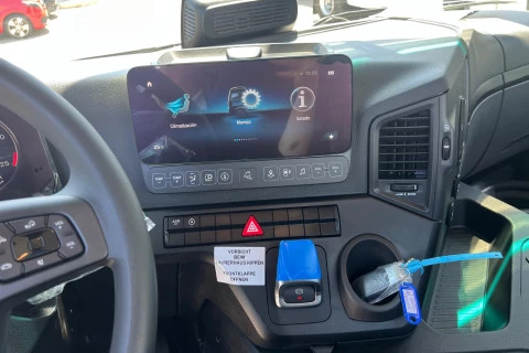 Mercedes-Benz Arocs 3240 B