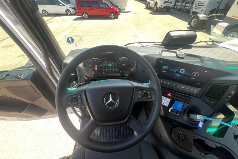 Mercedes-Benz Arocs 3240 B