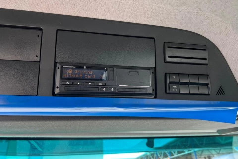 Mercedes-Benz Arocs 3240 B